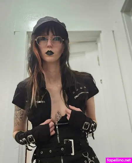 Violavixene OnlyFans Thumbnail #yrNjfxSt5M
