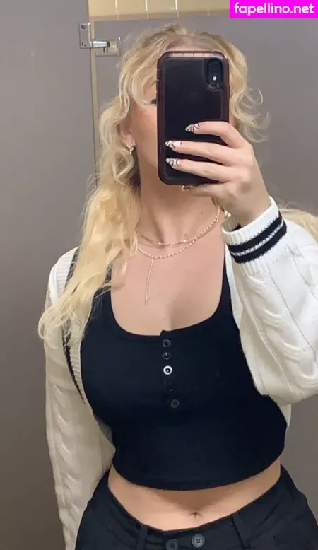 Violet Barlowe OnlyFans Thumbnail #KSTXdMIntm
