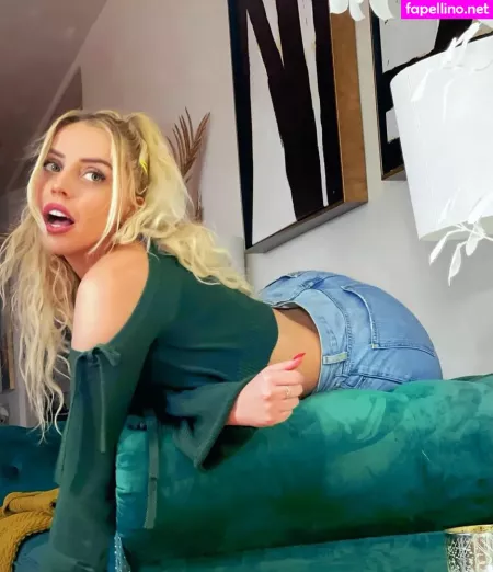 Violet Benson OnlyFans Thumbnail #b8REmGFw6j