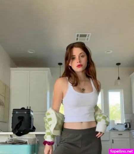 Violet Brinson OnlyFans Thumbnail #o3YNQIbCWI