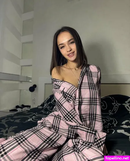 Violet Dreams69 OnlyFans Thumbnail #LTqdi9m5O1