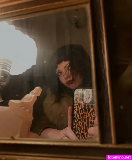 Violet Grohl OnlyFans Thumbnail #HIw29x2zmZ