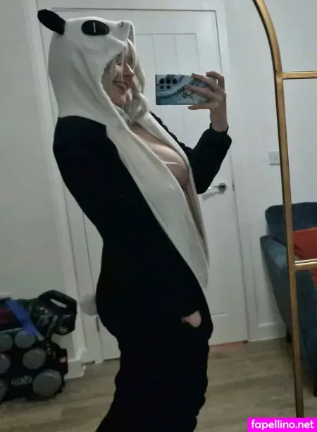 Violet Lottie Main Profile Photo