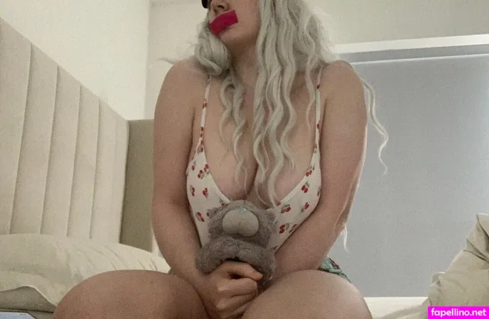 Violet Lottie OnlyFans Thumbnail #zci0XMZ3z5