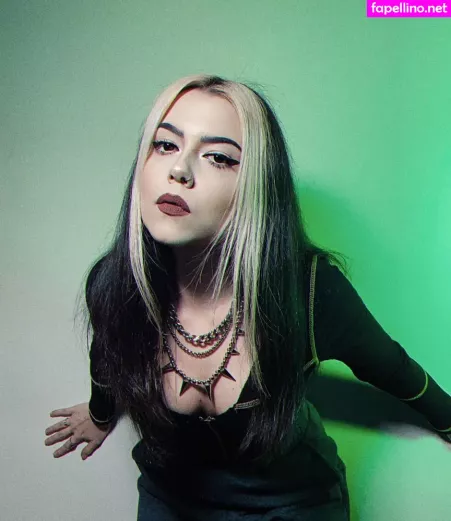 Violet Orlandi OnlyFans Thumbnail #92MNZV0oQ2