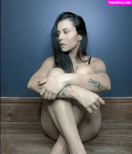 Violet Orlandi OnlyFans Thumbnail #99InpM0EqL