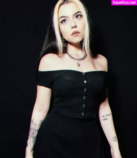 Violet Orlandi OnlyFans Thumbnail #SHS2uPGydx
