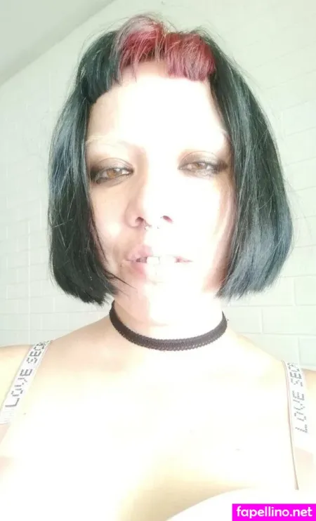Violet666xfree OnlyFans Thumbnail #RnVwzpfkLq