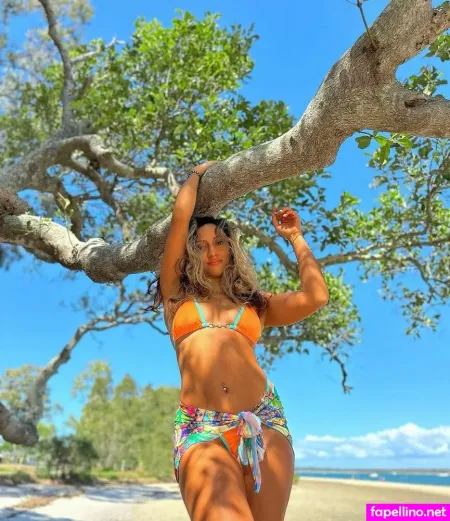 Violeta Nicoleta De Marco OnlyFans Thumbnail #kLLeSwsBul
