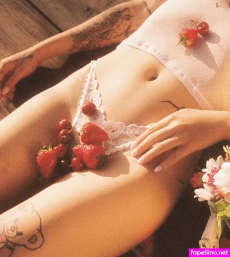 Violetbunns OnlyFans Thumbnail #YQkrVEAlef
