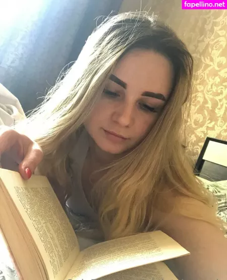 Violetchery OnlyFans Thumbnail #d7XaybzYij