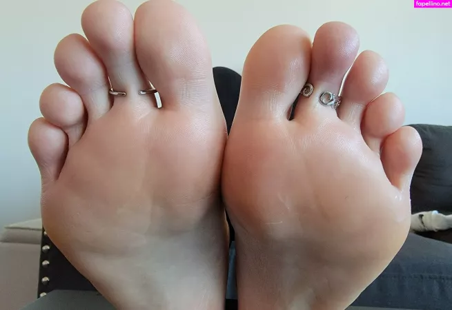 Violetespeafree OnlyFans Thumbnail #9pXxMtzon3