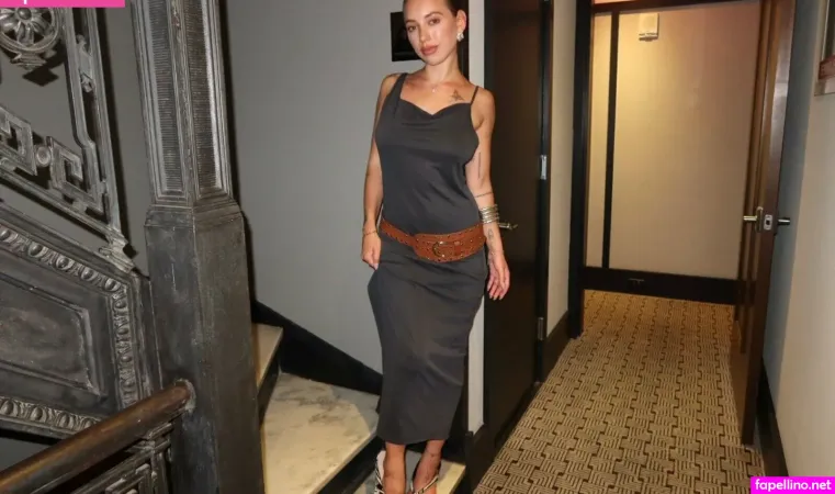 Violethayes Main Profile Photo