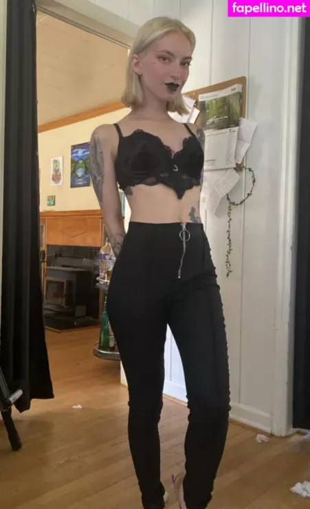 Violets Cabaret OnlyFans Thumbnail #ZqII6i7ZRQ