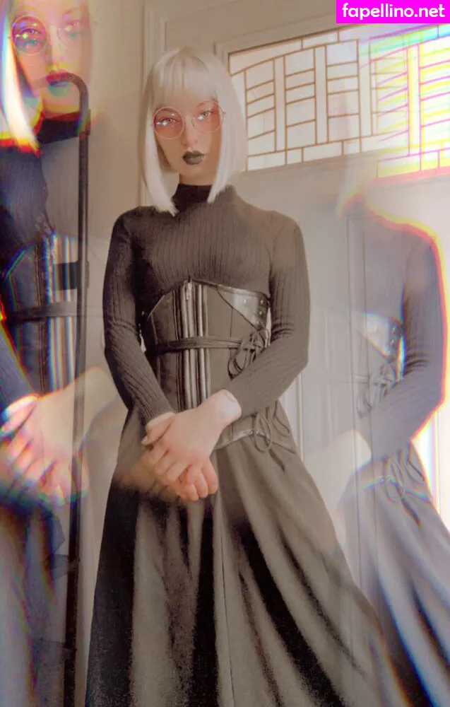 Aurelia, Caffeinatedbat, Ivana Moreau, Ivy Hayes, mme_de_la_lune, violets_cabaret Nude Leaked OnlyFans Photo #ad7lEL3s5M