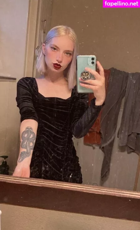 Violets Cabaret OnlyFans Thumbnail #k3px5iUL6D