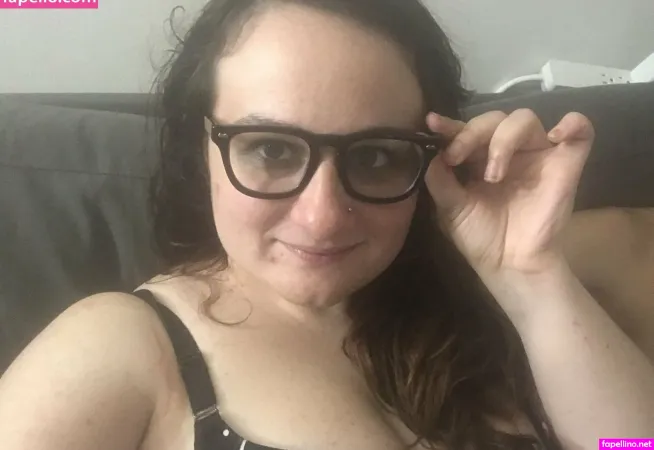 Violetsimmonsfree OnlyFans Thumbnail #6tB2h8COsb