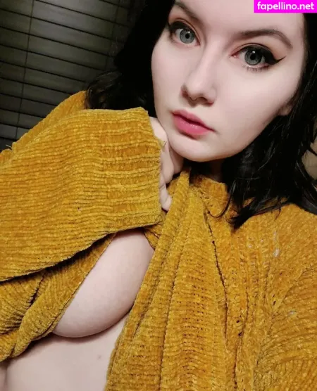 Violetsinclaire OnlyFans Thumbnail #eQ3bM1FRZm