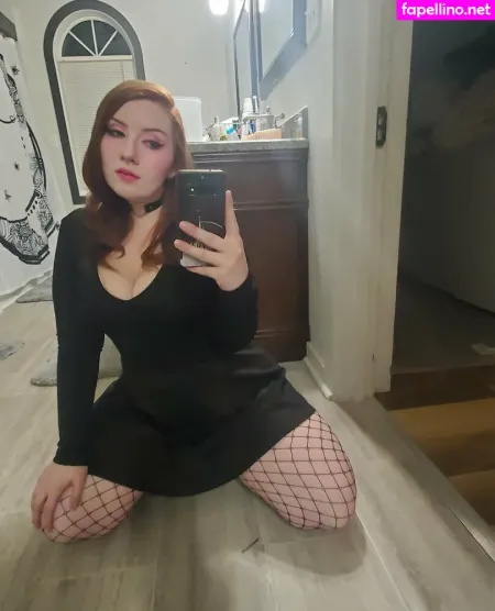 Violetsinclaire OnlyFans Thumbnail #iVFNYG2UP4