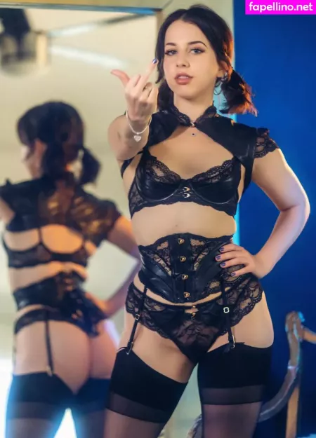 Violette OnlyFans Thumbnail #j5VSN76LB5