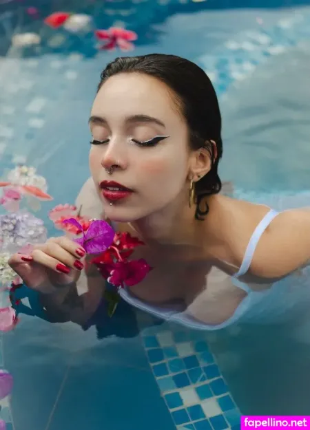 Violettlane69 OnlyFans Thumbnail #F2aOv3CciF