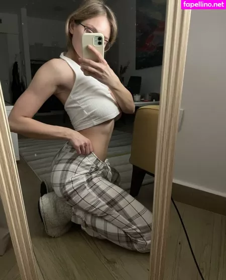 Violetvelutto OnlyFans Thumbnail #0kgWvs4D4H