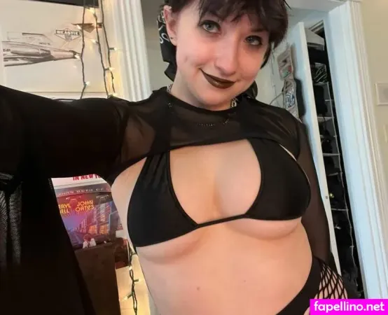 Violetwinter666 OnlyFans Thumbnail #1IRILIExvS