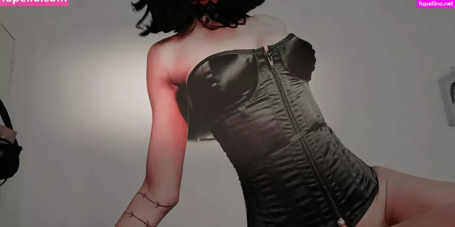 Viollet Collins OnlyFans Thumbnail #22fl1VDivH