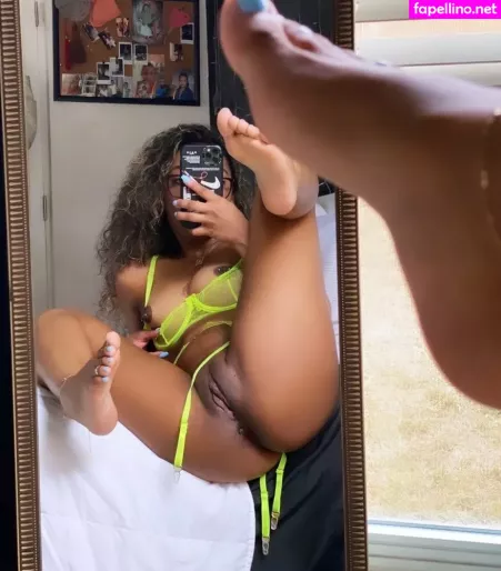 Violletroses OnlyFans Thumbnail #elWmZYInQ8