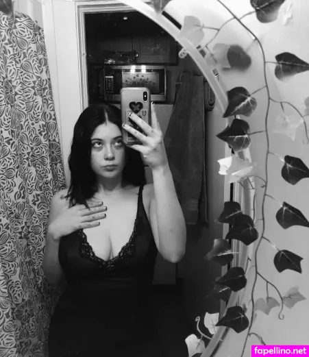 Viollette Blackwood OnlyFans Thumbnail #nMtgIjoeMc