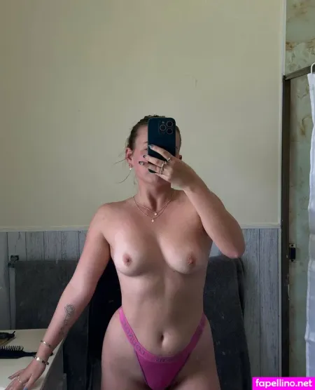 Vipholliesworldd OnlyFans Thumbnail #hSSQTGWIvf