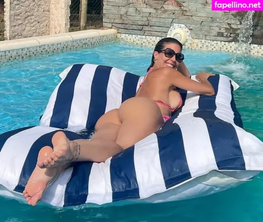 Virginia Gallardo OnlyFans Thumbnail #i0OQ2H5sif