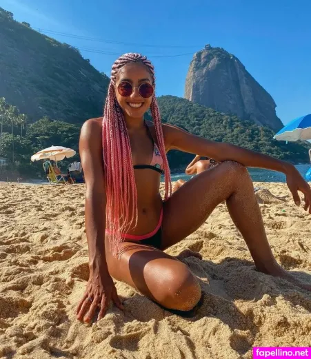 Vitoria Albanese OnlyFans Thumbnail #OdfPMKYHhL