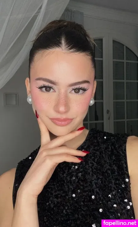 Vittoria Milanese OnlyFans Thumbnail #CRk2XTyaOk