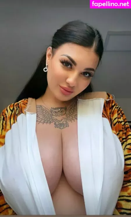Vivi Torn OnlyFans Thumbnail #NTzbwhy7r4