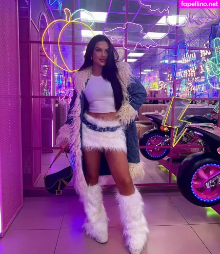 Vivi Wanderley OnlyFans Thumbnail #0m5TFYahkF