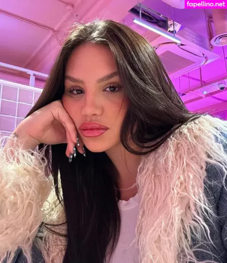 Vivi Wanderley OnlyFans Thumbnail #3cAr1Pgn1C