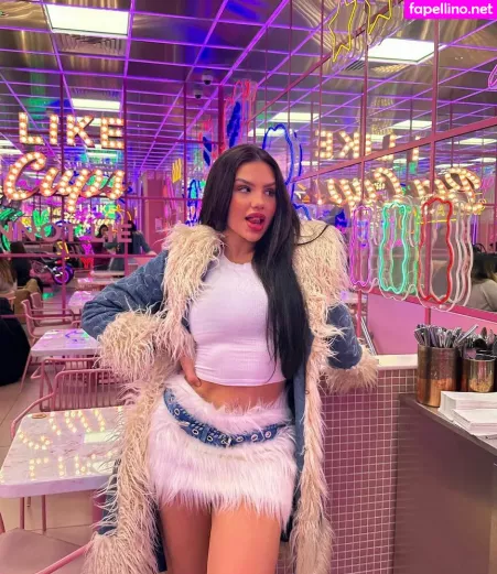 Vivi Wanderley OnlyFans Thumbnail #ub2ewOvEBG