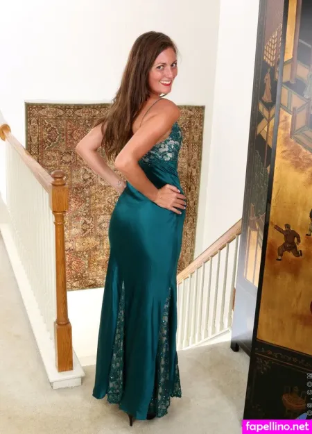 Vivian Smith OnlyFans Thumbnail #iG0UmBlKym