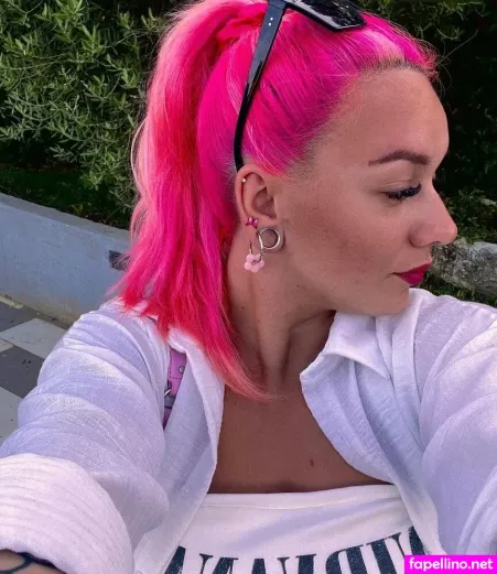 Vivian Zajac OnlyFans Thumbnail #YyimzidqVf