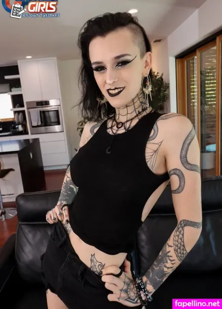 Viviana Rose Main Profile Photo