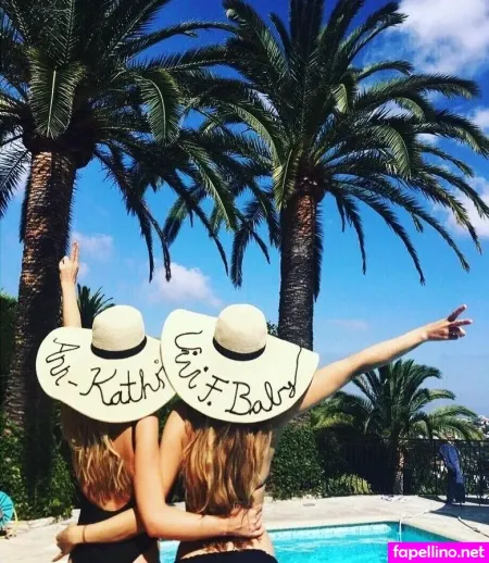 Viviane Geppert OnlyFans Thumbnail #b4AaAp1NxA