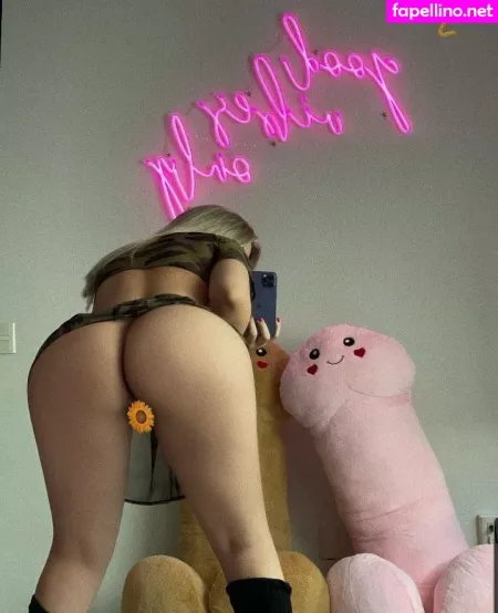 Vivianelemolin OnlyFans Thumbnail #1R2FKaiOhB