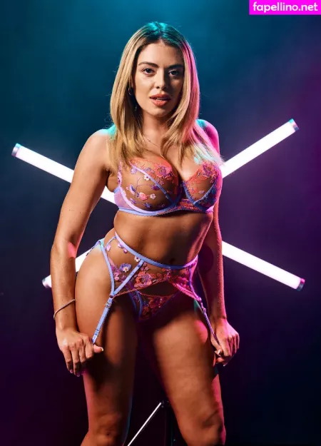 Vivianne De Silva OnlyFans Thumbnail #DP7G5kpHx9