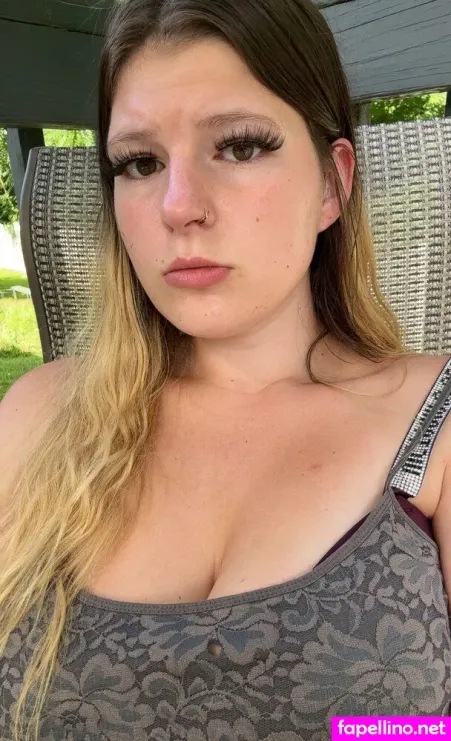 Vivianoneill OnlyFans Thumbnail #QV1ZMspUQX