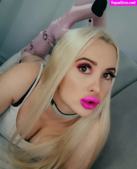 Vivianrosefree OnlyFans Thumbnail #d4XW9xjsUl