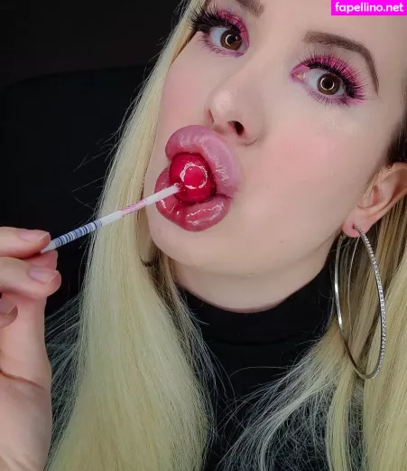 Vivianroseofficial OnlyFans Thumbnail #TivGzGSo6J