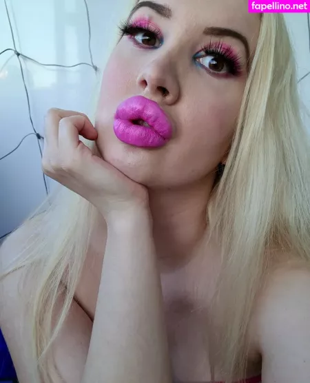 Vivianroseofficial OnlyFans Thumbnail #c5RUzvSSev