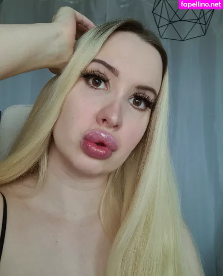 Vivianroseofficial OnlyFans Thumbnail #v2qw3zJ005