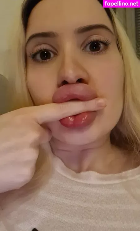 Vivianroseofficial OnlyFans Thumbnail #yemIb9V0ag